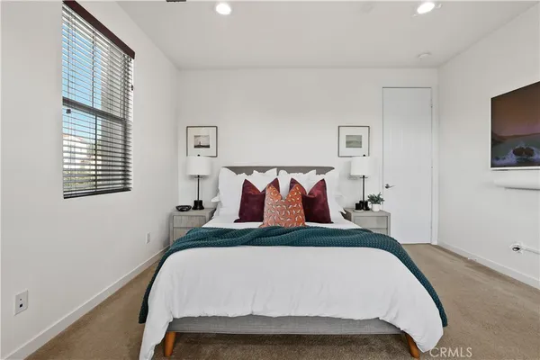 $1,150,000 | 12 Prominence, Lake Forest, CA 92630