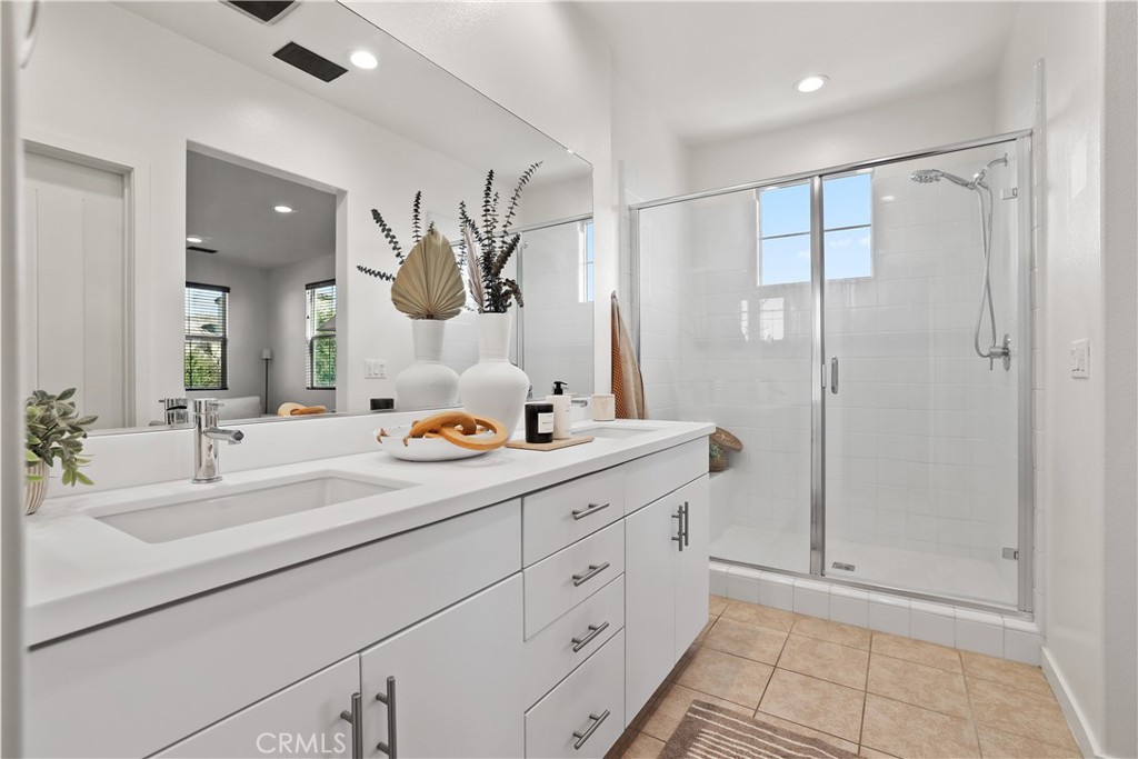 12 Prominence Lake Forest, CA 92630 - Photo 25 of 43
