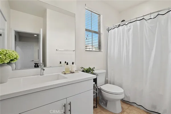 $1,150,000 | 12 Prominence, Lake Forest, CA 92630