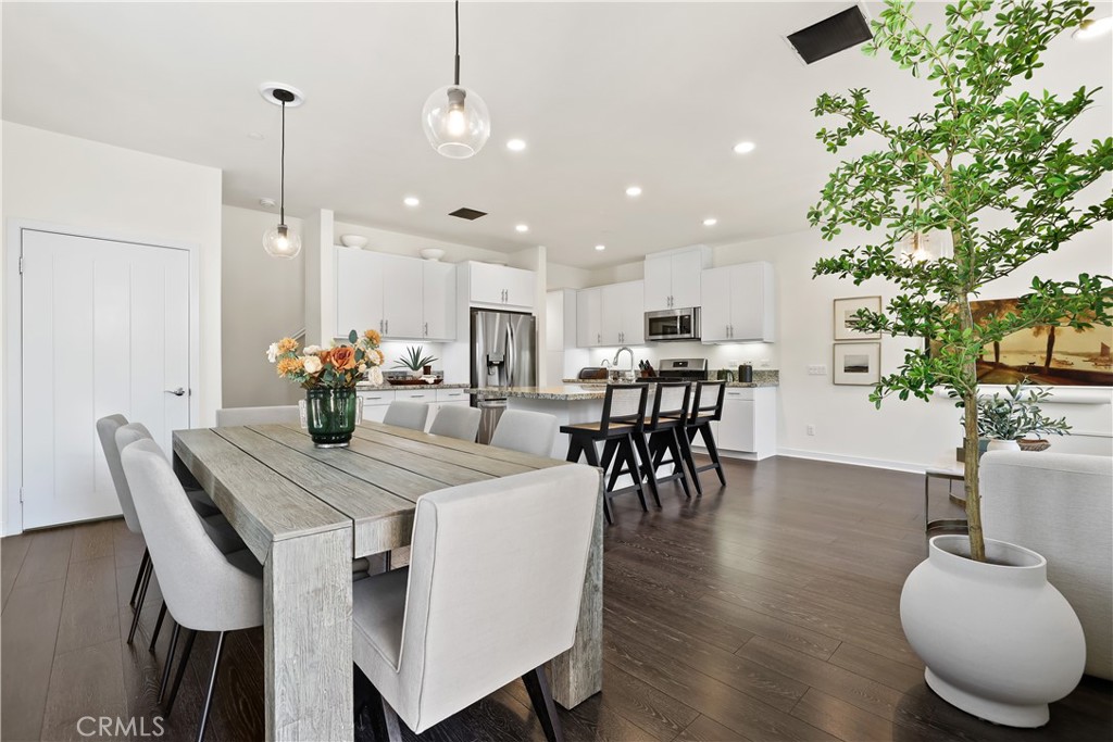 12 Prominence Lake Forest, CA 92630 - Photo 5 of 43