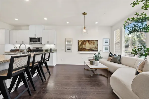 $1,150,000 | 12 Prominence, Lake Forest, CA 92630