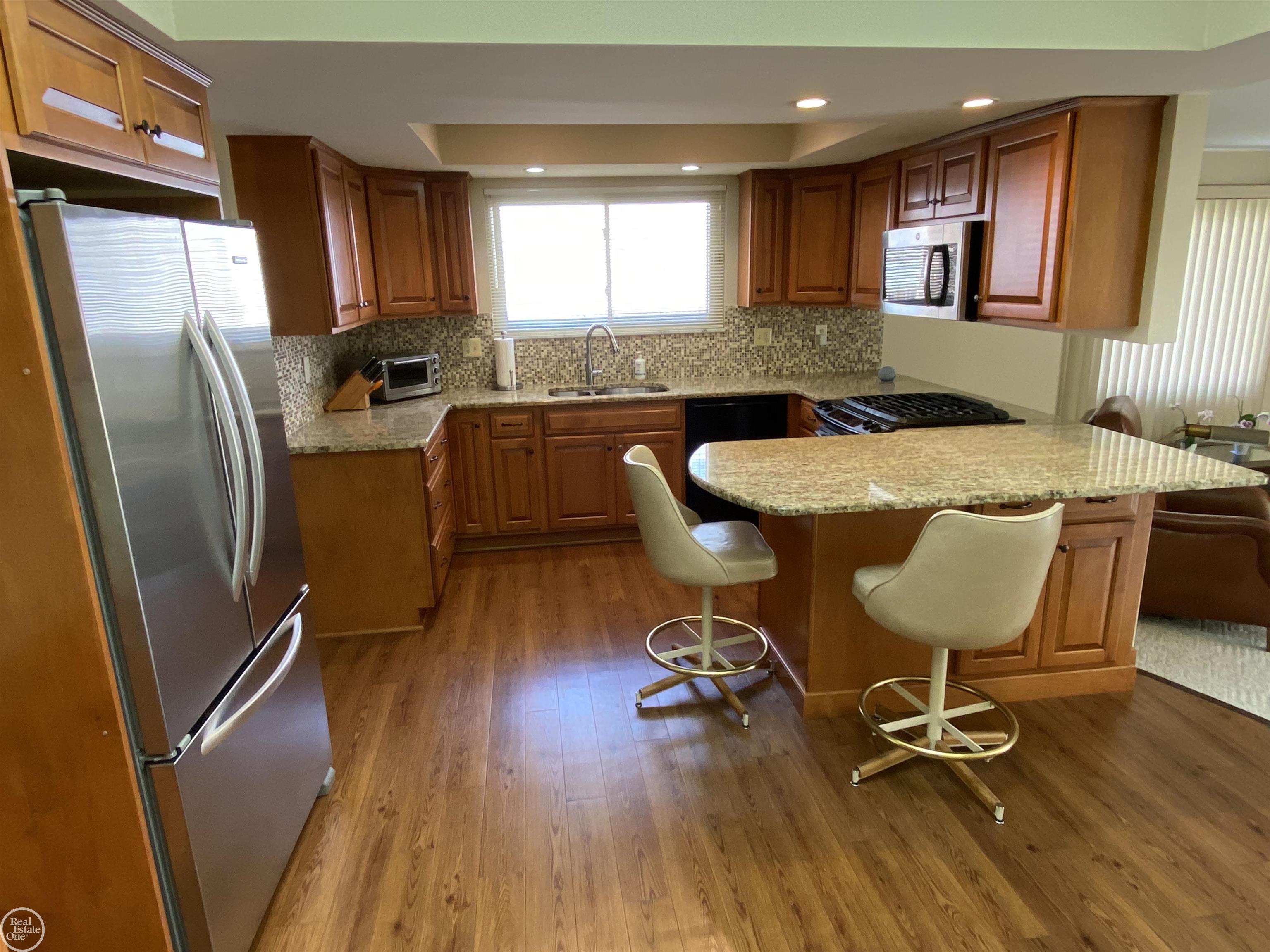 47510 Barbara Road Macomb, MI 48044 - Photo 13 of 32