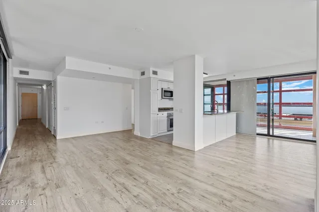 $3,300 | 4808 North 24th Street, Unit 708, Phoenix, AZ 85016