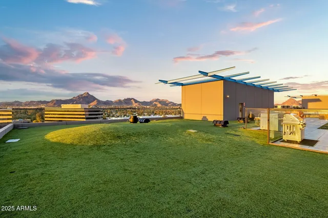 $3,300 | 4808 North 24th Street, Unit 708, Phoenix, AZ 85016