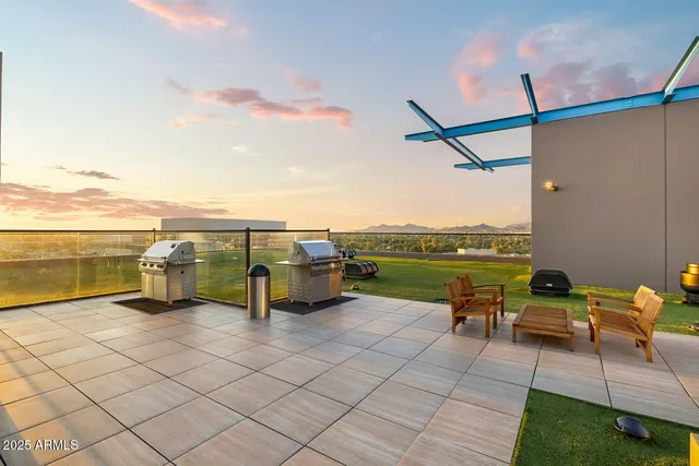 $3,300 | 4808 North 24th Street, Unit 708, Phoenix, AZ 85016