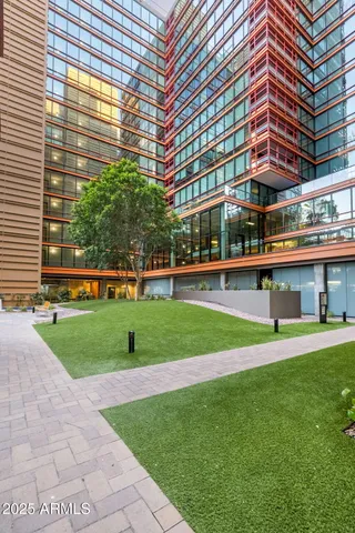 $3,300 | 4808 North 24th Street, Unit 708, Phoenix, AZ 85016