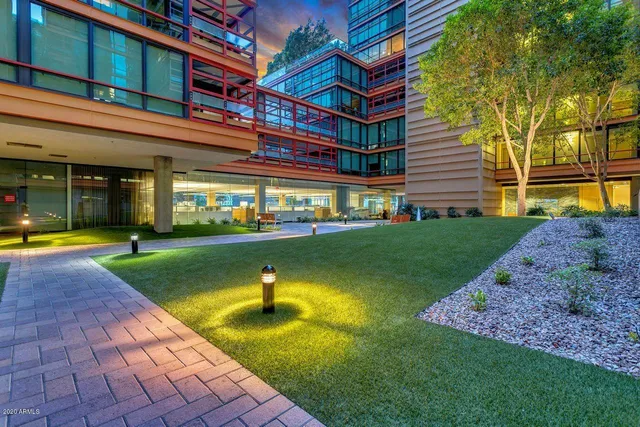 $3,300 | 4808 North 24th Street, Unit 708, Phoenix, AZ 85016