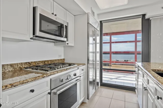 $3,300 | 4808 North 24th Street, Unit 708, Phoenix, AZ 85016