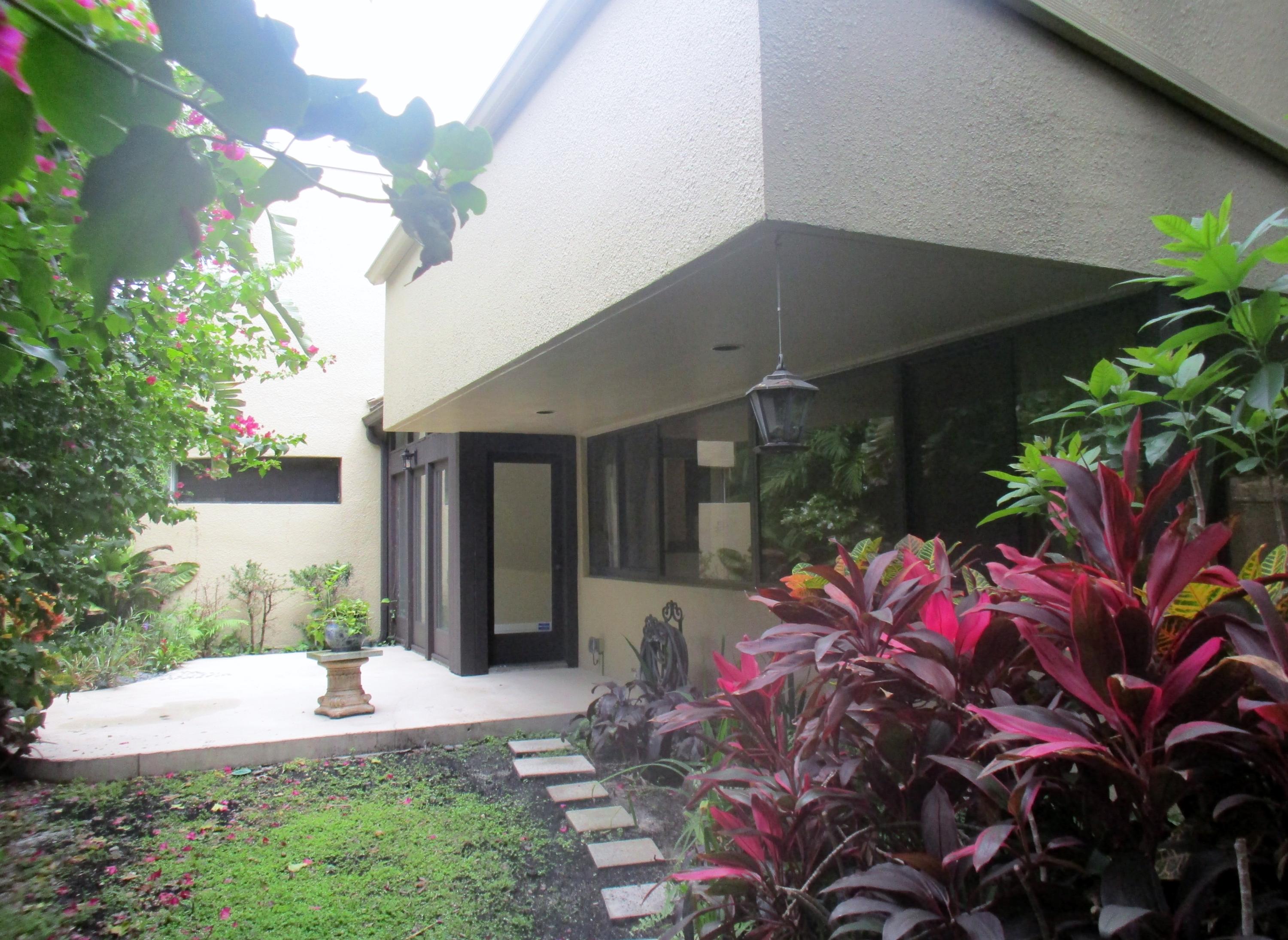 791 St Albans Drive Boca Raton, FL 33486 - Photo 13 of 41 Rear Patio