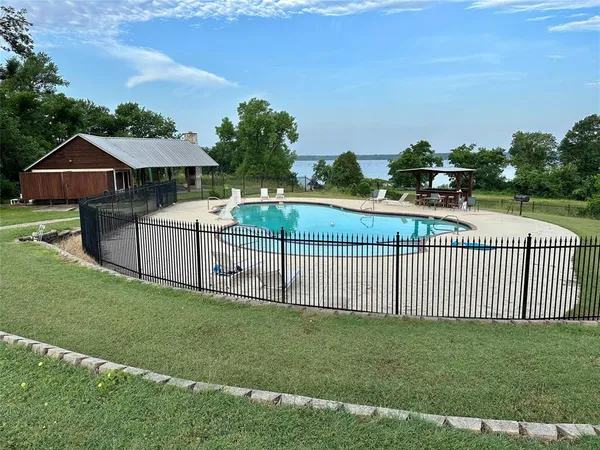 $497,000 | 2085 South Oaks Lane, Lone Oak, TX 75453