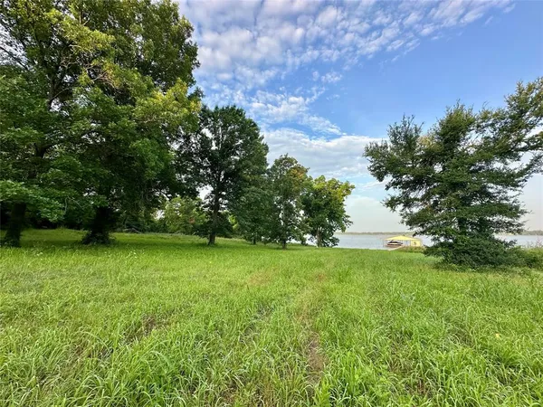 $497,000 | 2085 South Oaks Lane, Lone Oak, TX 75453