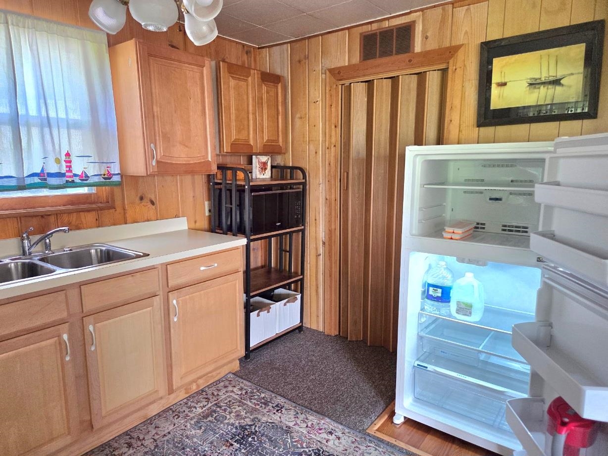 101 Riverside Drive Beaverton, MI 48612 - Photo 13 of 26