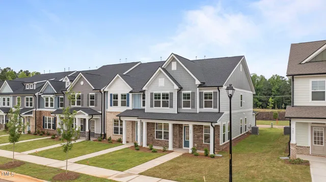 $399,900 | 945 Alma Railway Drive, Unit 559, Youngsville, NC 27596