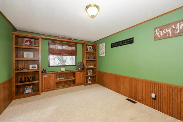 $190,000 | 400 Toledo Street, Fremont, IN 46737