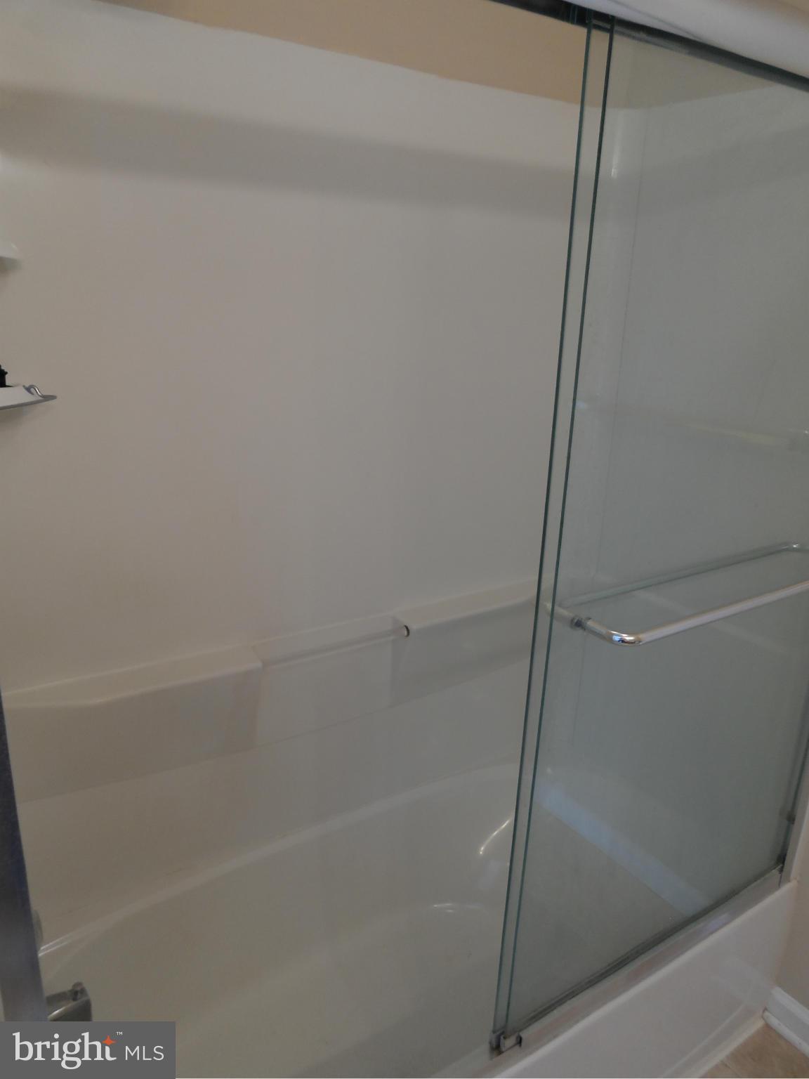 10105 Ridge Manor Terrace, Unit M Damascus, MD 20872 - Photo 11 of 19 Bath (Master)