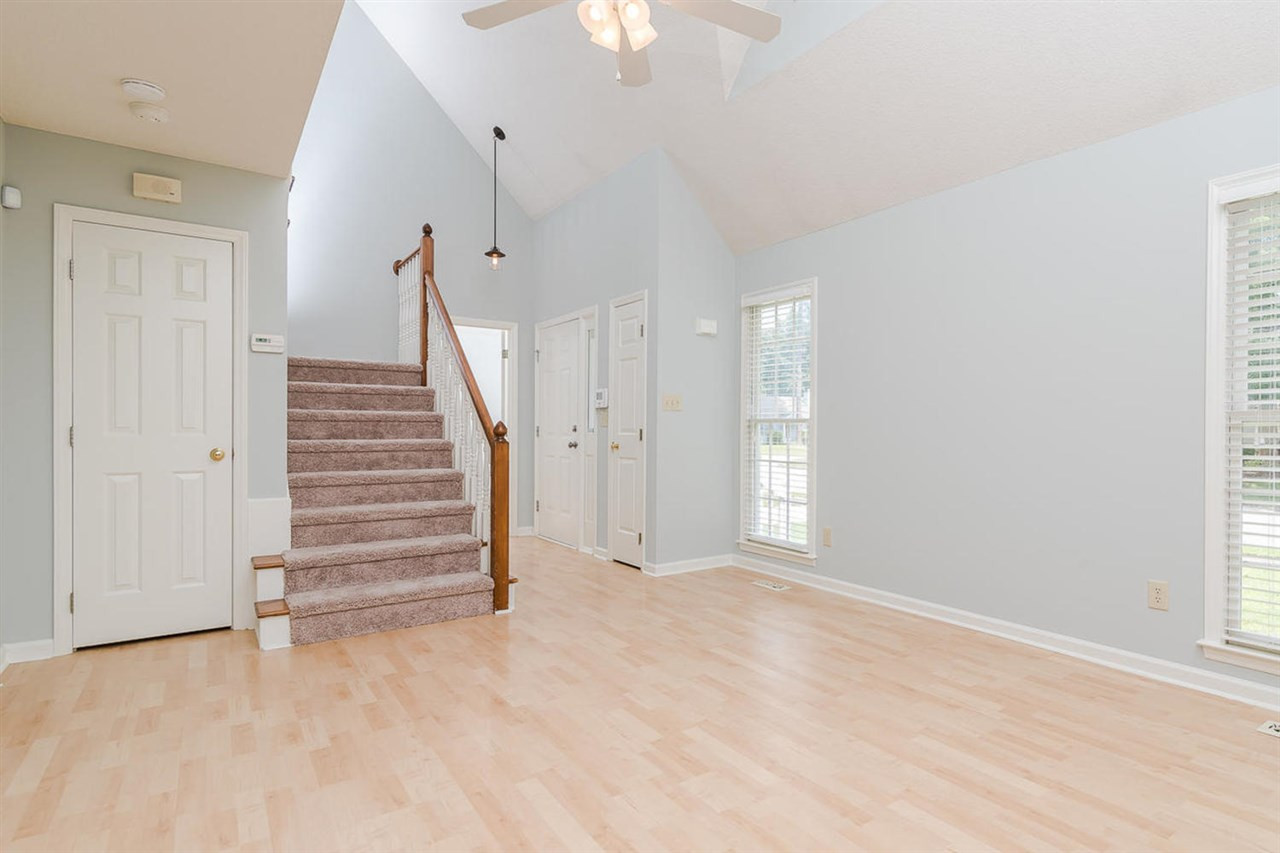 308 Crosspine Drive Raleigh, NC 27603 - Photo 3 of 11 Entry/Living Room