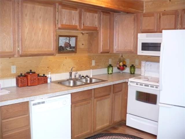 4077 Tamarack Bay Road Loon Lake, WA 99148 - Photo 3 of 9 Gallery Image 3