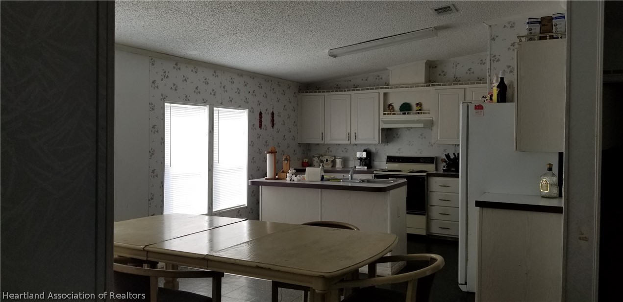1976 Morgan Road Zolfo Springs, FL 33890 - Photo 8 of 17 Gallery Image 8
