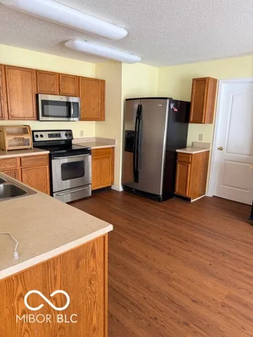 $2,100 | 2992 Sentiment Lane, Greenwood, IN 46143