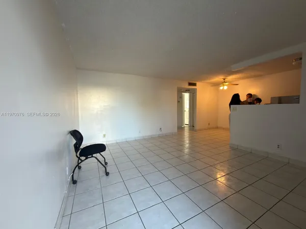 $1,500 | 30 Southeast 4th Avenue, Unit 103, Hallandale Beach, FL 33009