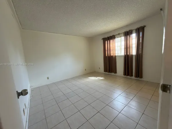 $1,500 | 30 Southeast 4th Avenue, Unit 103, Hallandale Beach, FL 33009