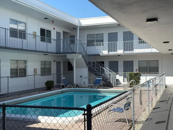 $1,500 | 30 Southeast 4th Avenue, Unit 103, Hallandale Beach, FL 33009