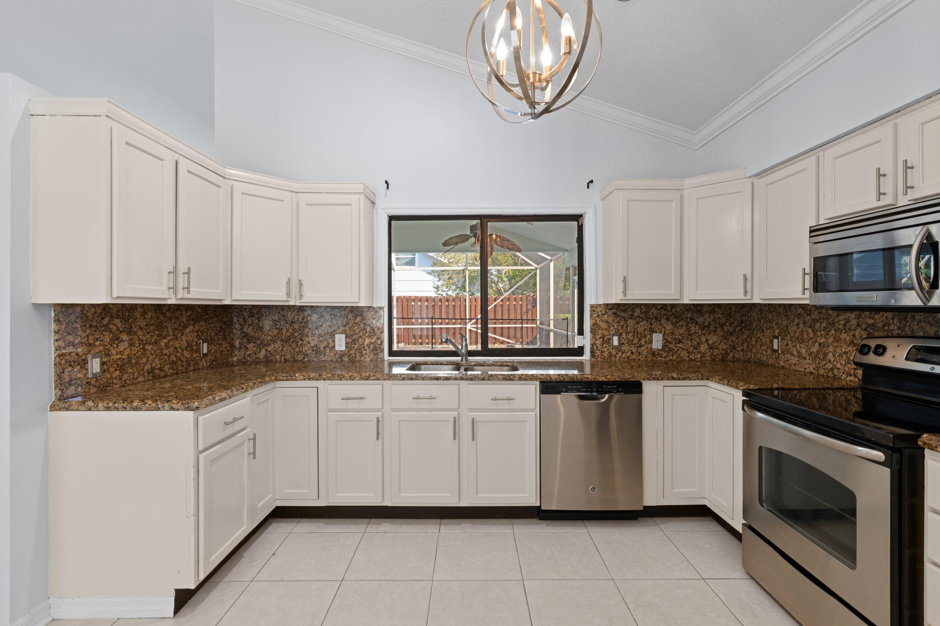 6039 Dimond Street Jupiter, FL 33458 - Photo 12 of 33 DSC05694.jpg-SMALL
