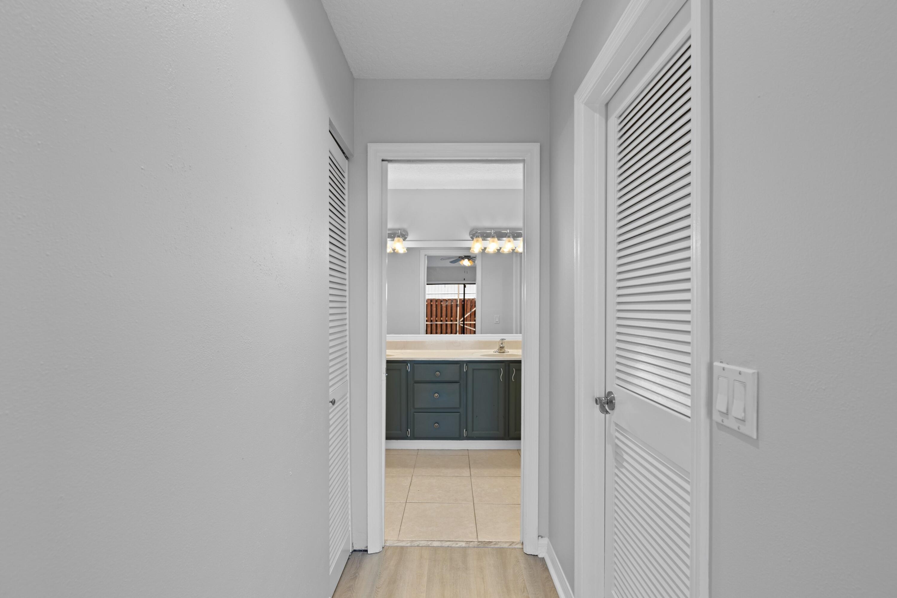 6039 Dimond Street Jupiter, FL 33458 - Photo 17 of 33 master