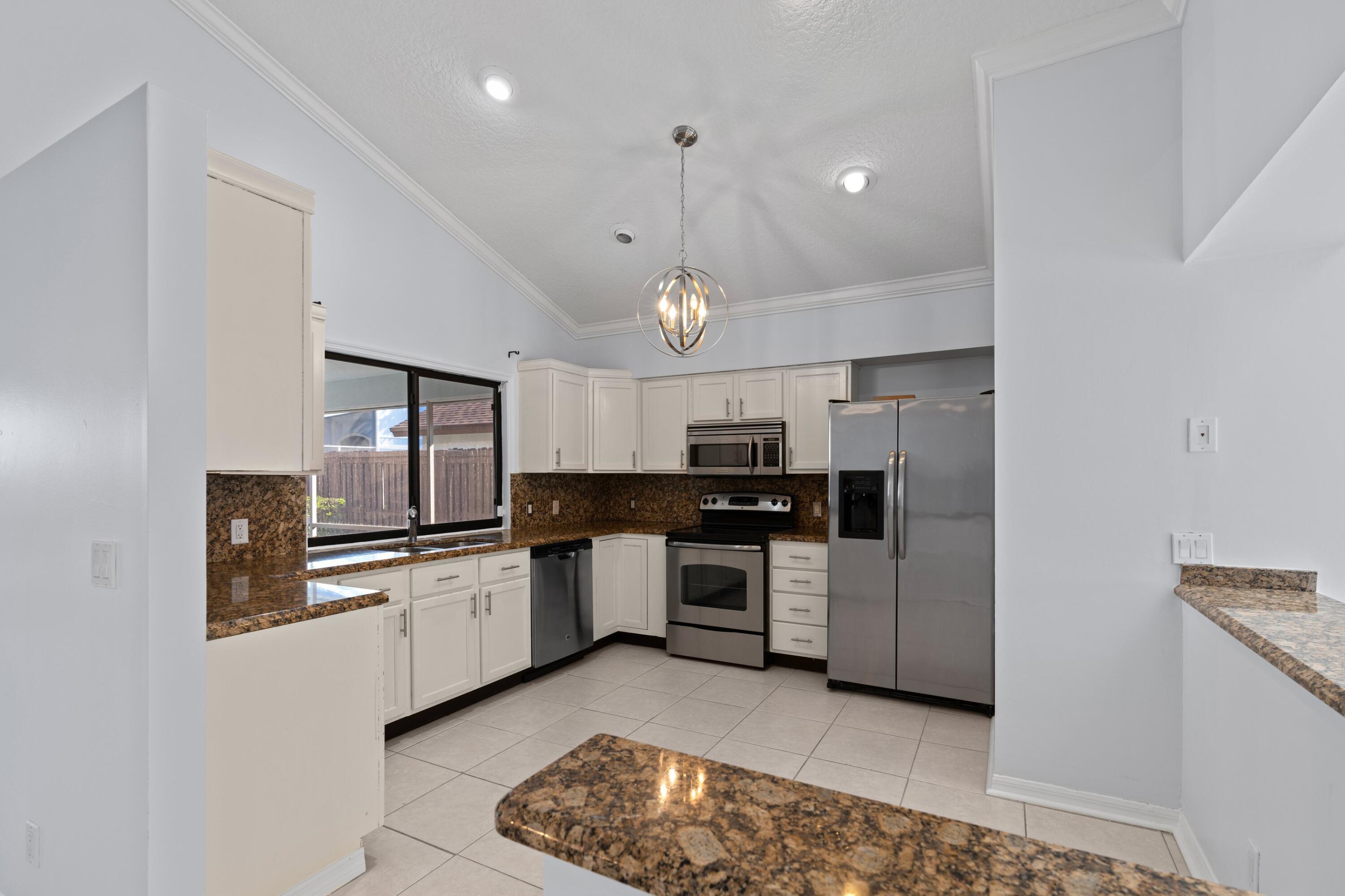 6039 Dimond Street Jupiter, FL 33458 - Photo 10 of 33 DSC05704.jpg-SMALL