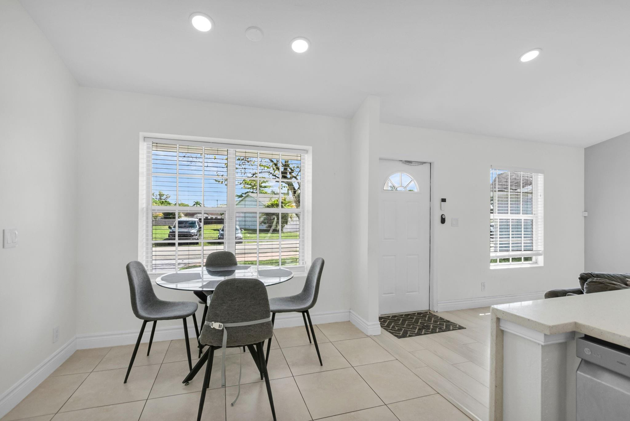 11173 Model Circle West Boca Raton, FL 33428 - Photo 8 of 43 Photo 8