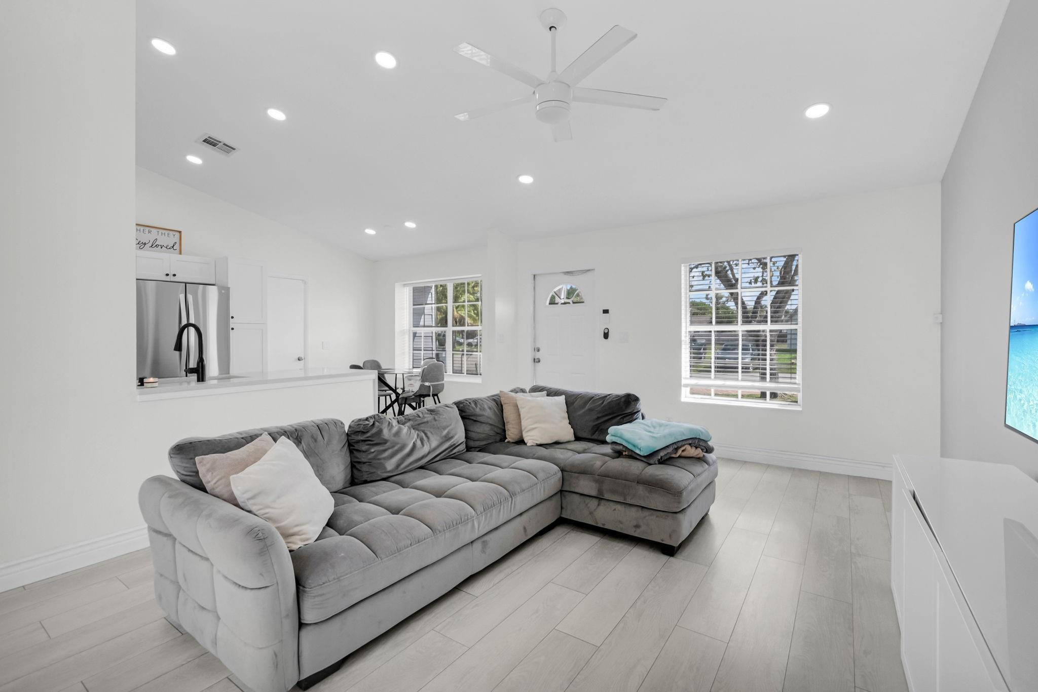 11173 Model Circle West Boca Raton, FL 33428 - Photo 9 of 43 Photo 9