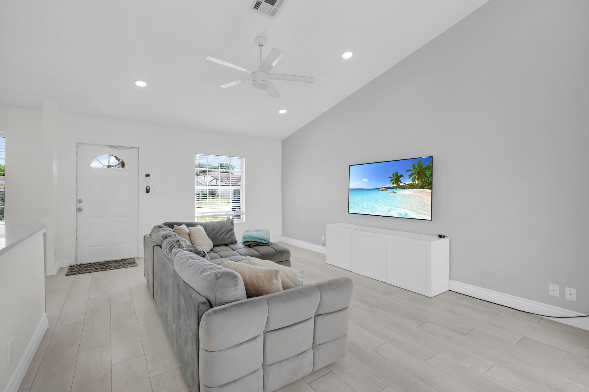 11173 Model Circle West Boca Raton, FL 33428 - Photo 10 of 43 Photo 10