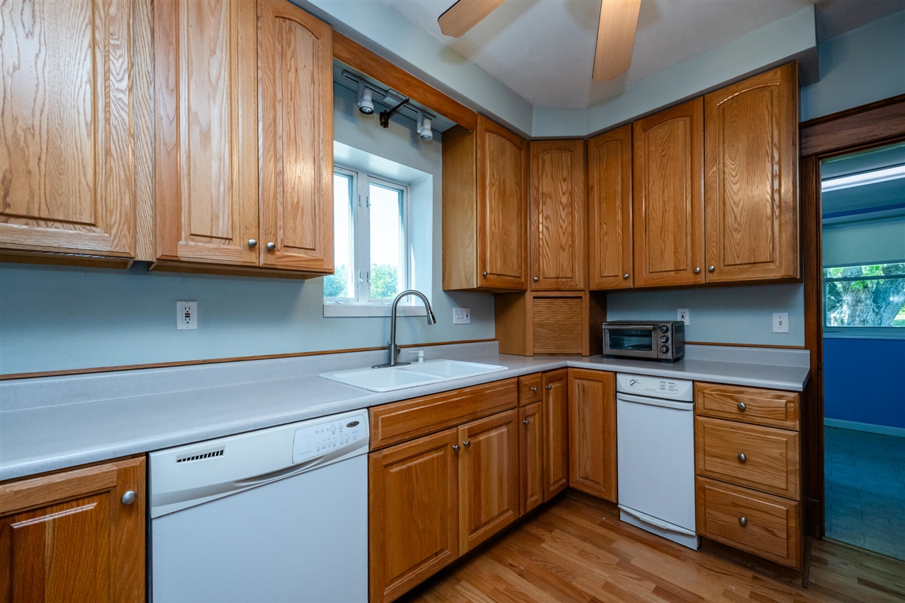 5785 Ridge Road Stevensville, MI 49127 - Photo 8 of 34