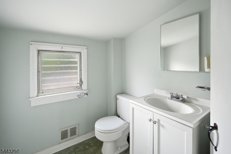 180 Milltown Road Springfield, NJ 07081 - Photo 19 of 27