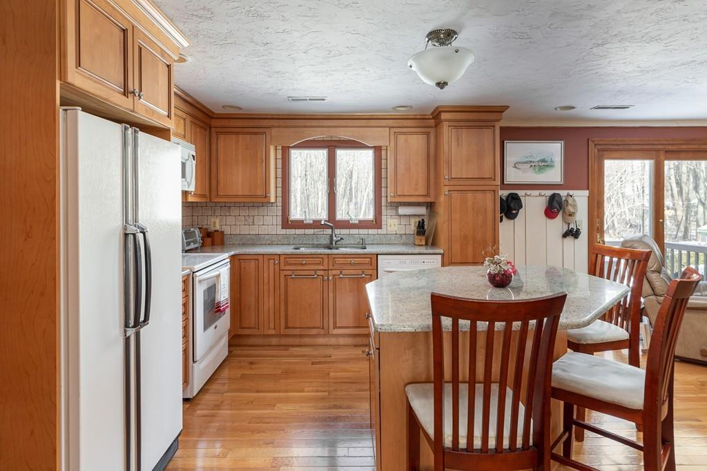 6 Teresa Road Hopkinton, MA 01748 - Photo 5 of 28 Gallery Image 5