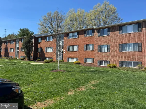 $1,600 | 3876 Shadywood Drive, Unit 8, Jefferson, MD 21755