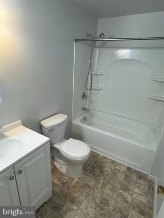 $1,600 | 3876 Shadywood Drive, Unit 8, Jefferson, MD 21755