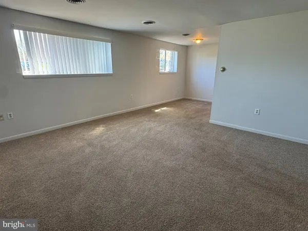 $1,600 | 3876 Shadywood Drive, Unit 8, Jefferson, MD 21755