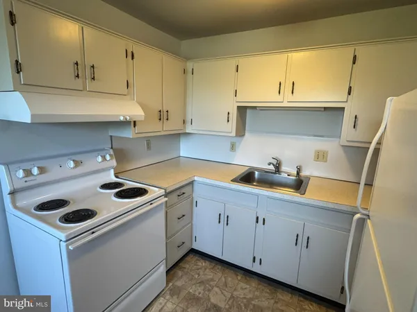 $1,600 | 3876 Shadywood Drive, Unit 8, Jefferson, MD 21755