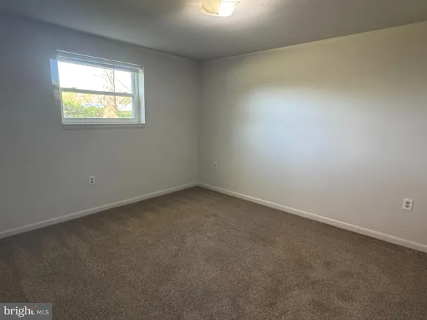 $1,600 | 3876 Shadywood Drive, Unit 8, Jefferson, MD 21755