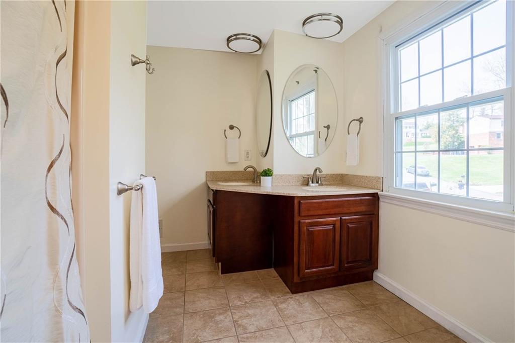 1678 Swanson Lane Pittsburgh, PA 15241 - Photo 16 of 21 Gallery Image 16