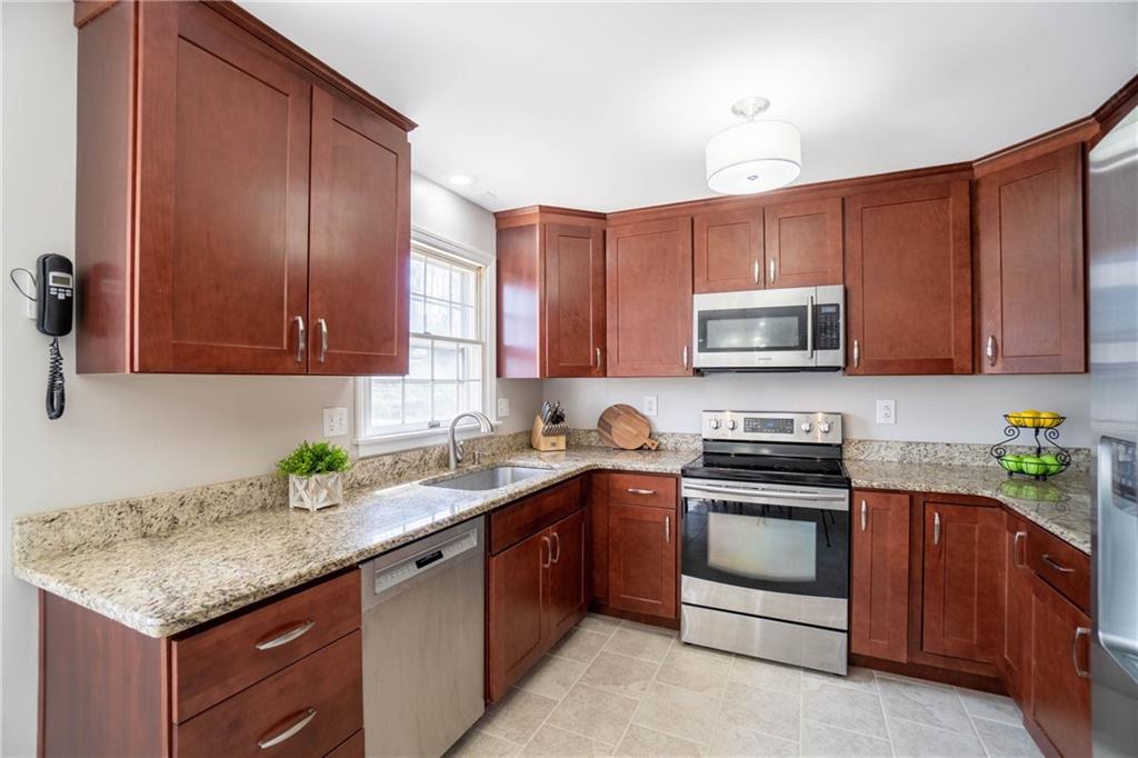 1678 Swanson Lane Pittsburgh, PA 15241 - Photo 7 of 21 Gallery Image 7