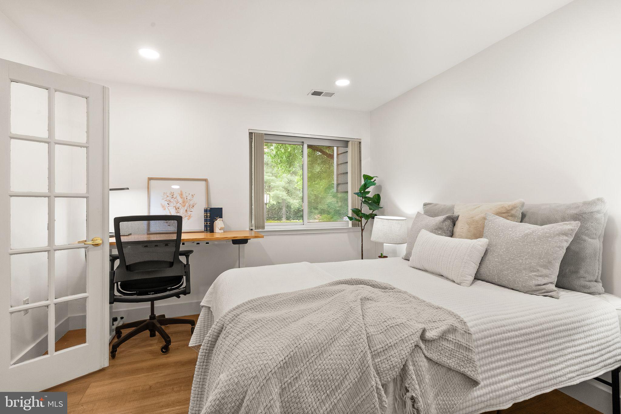 11025A Villaridge Court Reston, VA 20191 - Photo 23 of 38