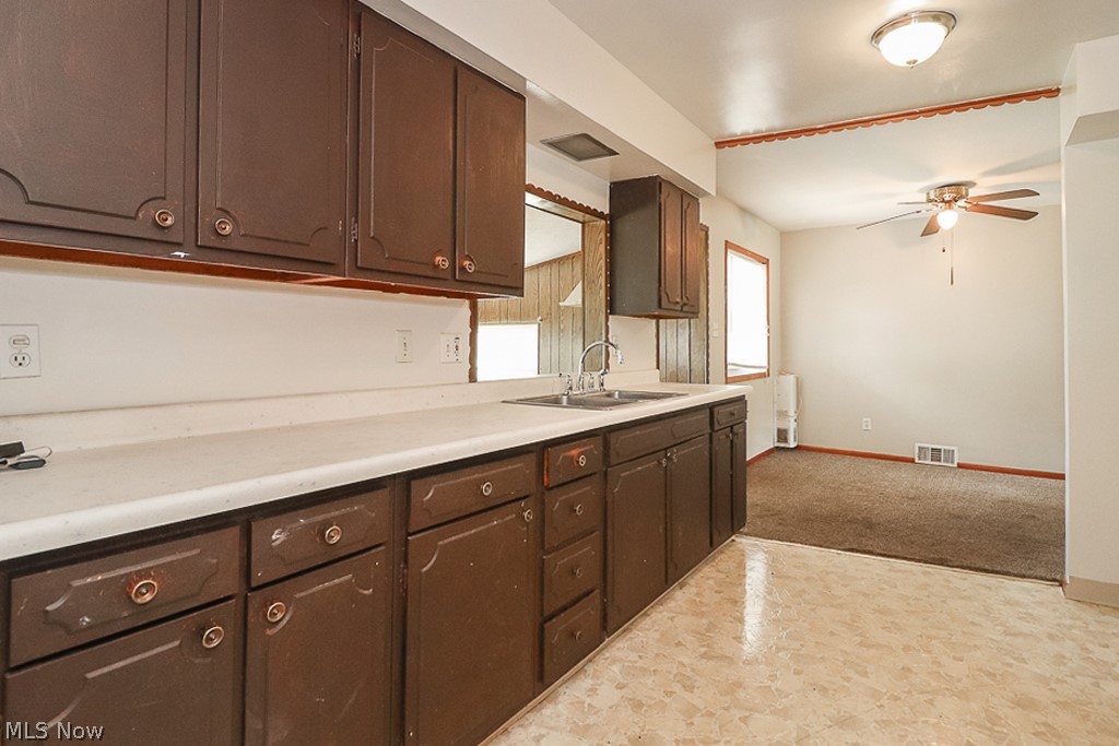25121 Price Road Bedford, OH 44146 - Photo 9 of 33