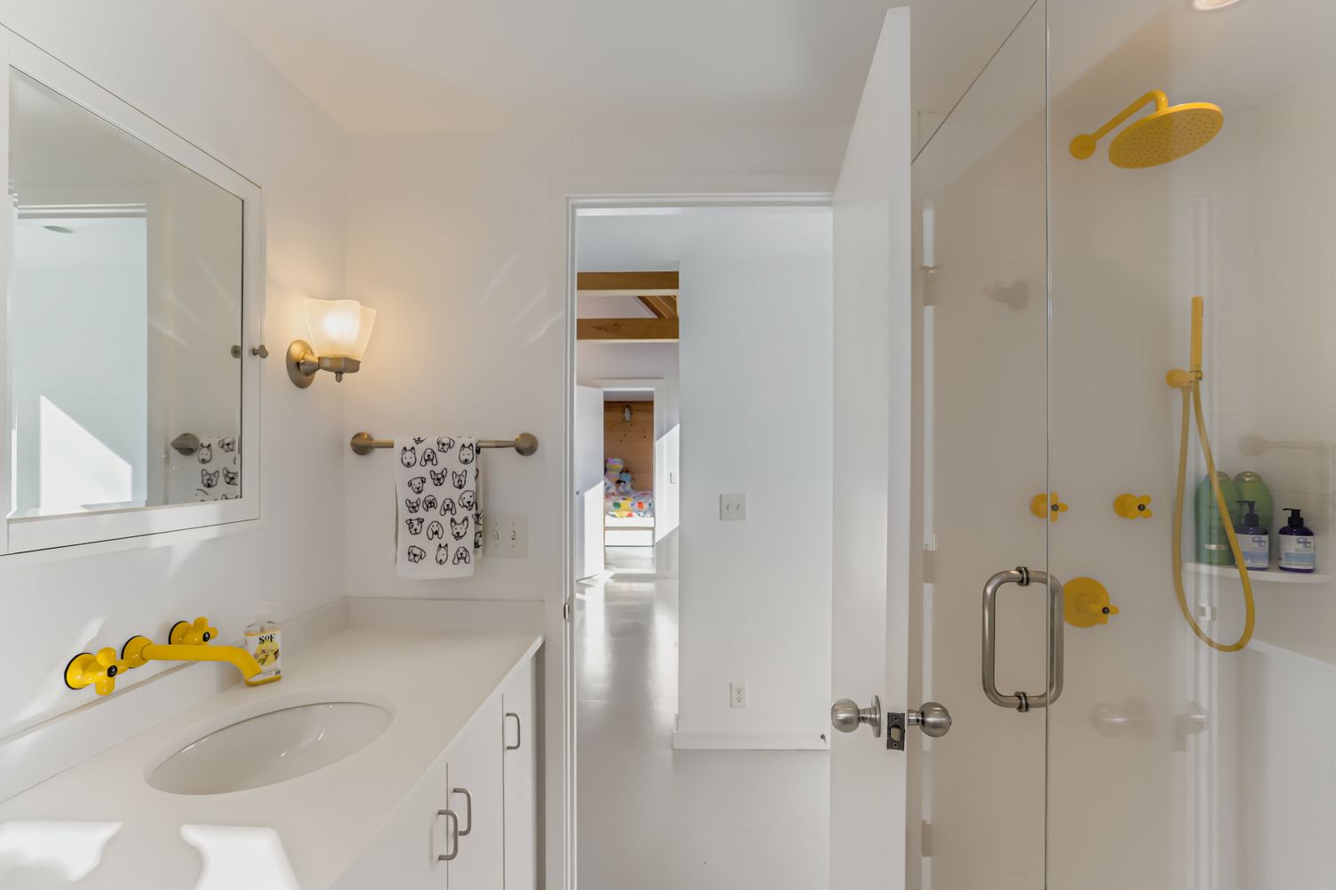 7 Black Point Road Chilmark, MA 02535 - Photo 18 of 47 a bathroom with a tub sink and mirror