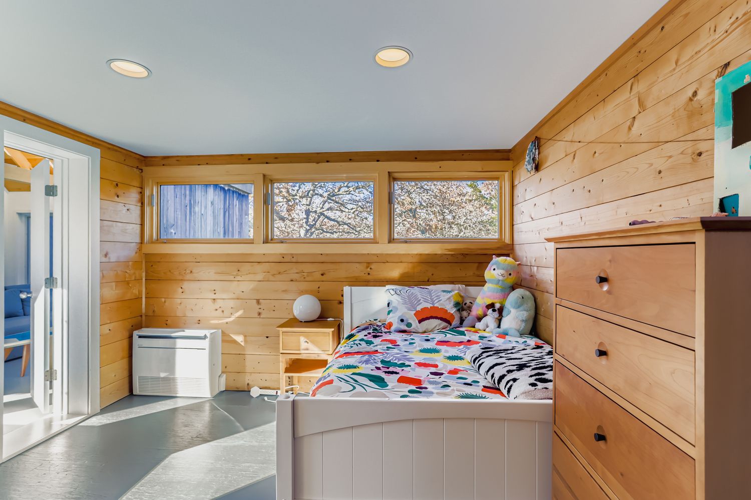 7 Black Point Road Chilmark, MA 02535 - Photo 19 of 47 a bed room with a bed and a window