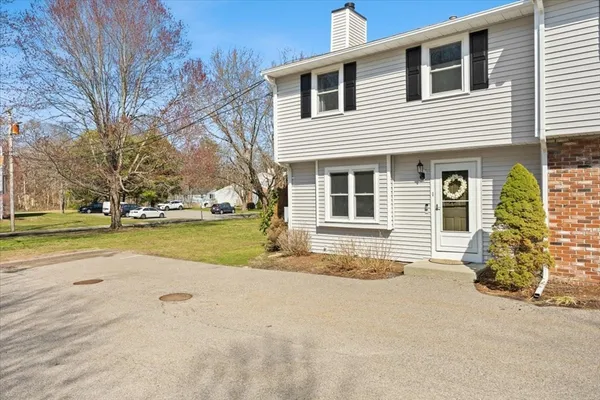 $394,900 | 6 Robin Circle, Unit 1, Norton, MA 02766