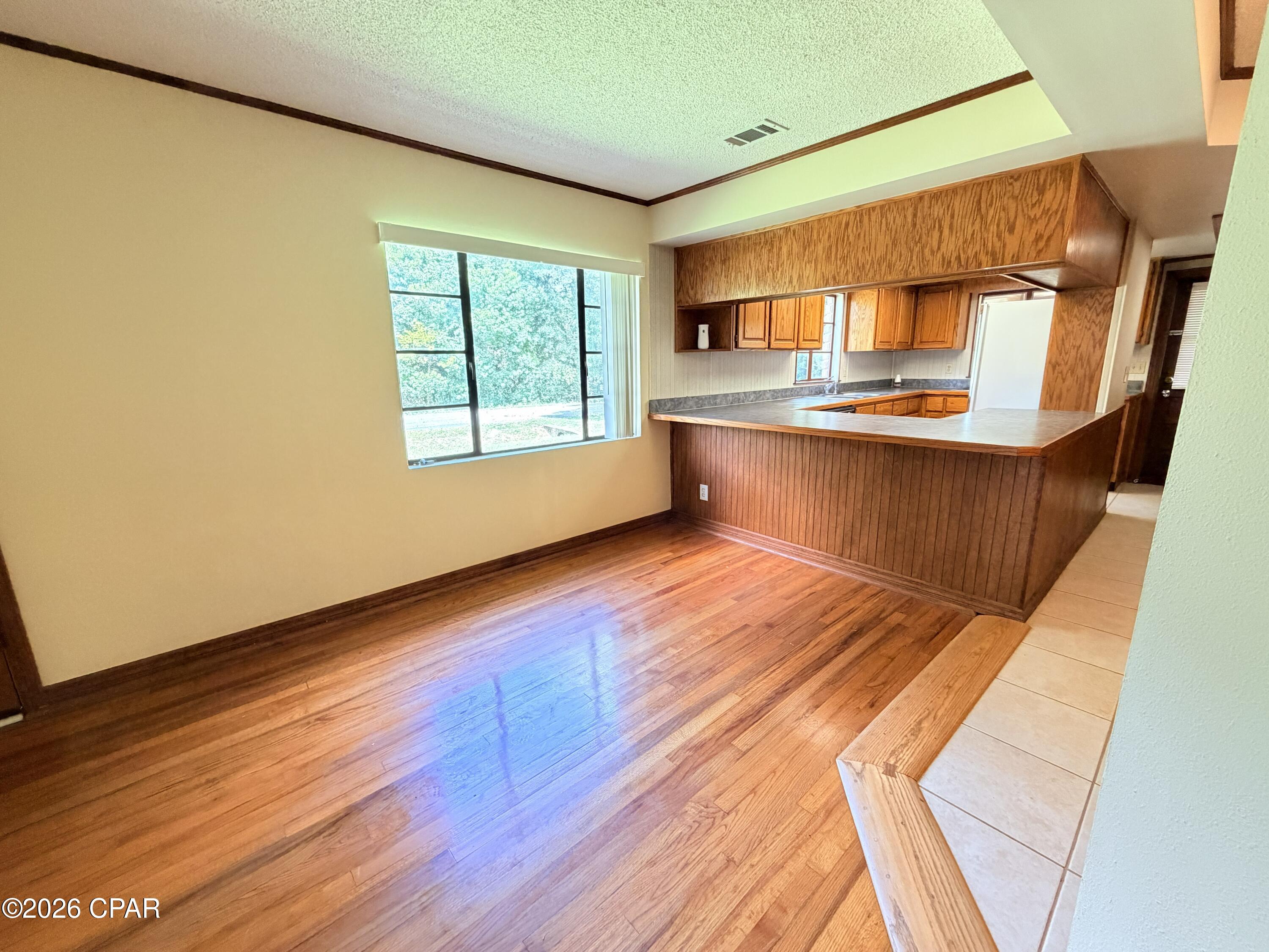 2046 Finley Avenue Grand Ridge, FL 32442 - Photo 8 of 29 Gallery Image 8