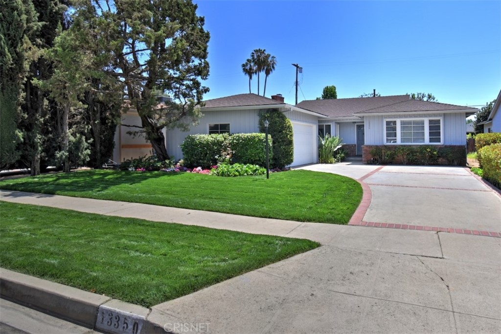 13350 Margate Street, Sherman Oaks, CA 91401 Compass