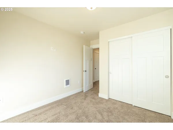 $389,900 | 115 East Jersey Street, Gladstone, OR 97027